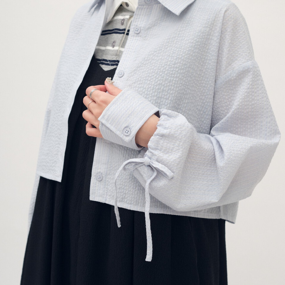 條紋泡泡紗袖口綁帶襯衫