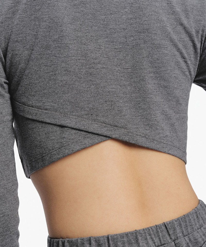 短版弧形上衣 Curved Hem Top