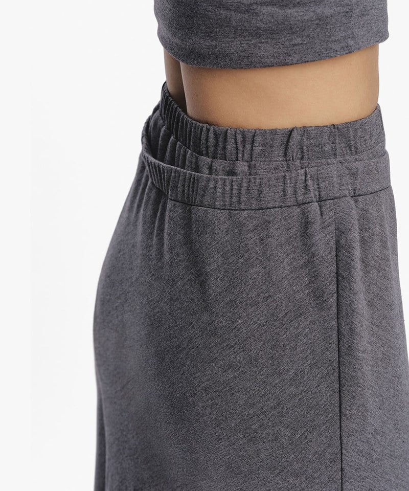 不對稱魚尾裙 Asymmetric Construction Skirt