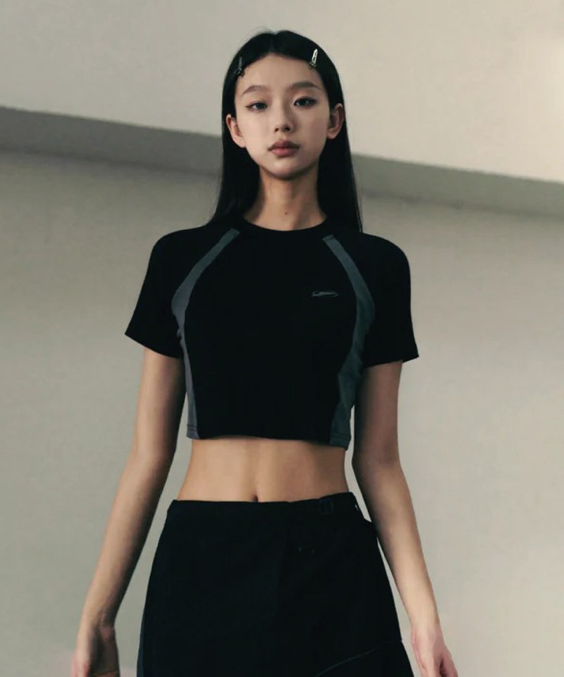 SNS0007W-241 拼接短袖上衣 Patch Cropped Top