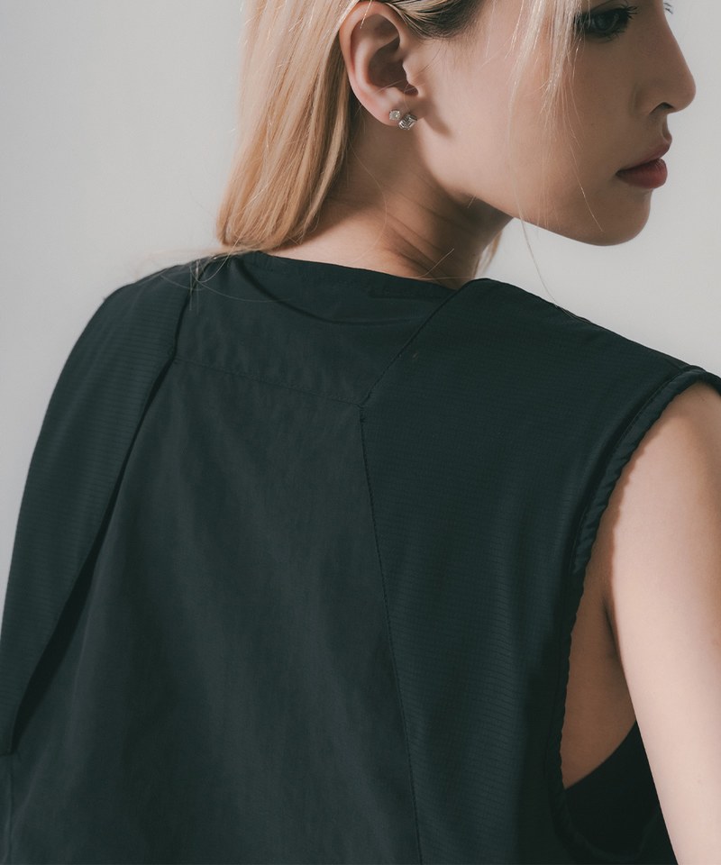 SNS0510W-251 防潑水短版背心 Paneled Dart Vest