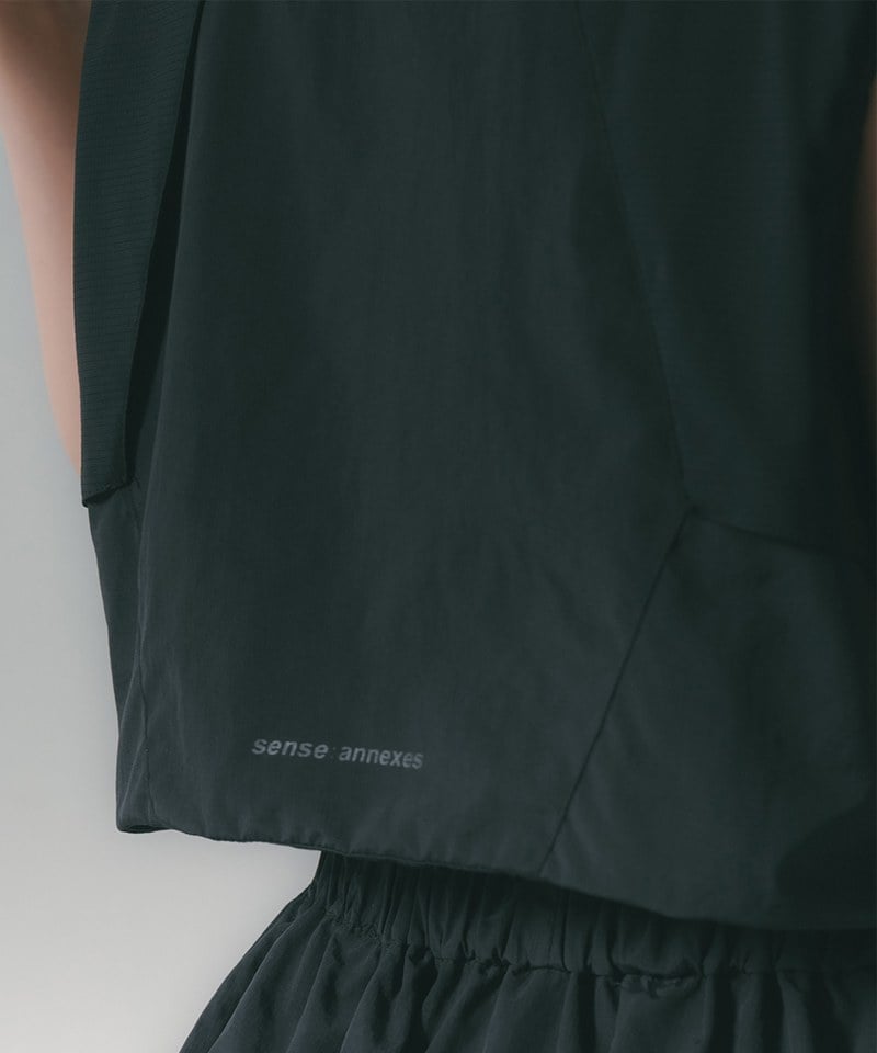 SNS0510W-251 防潑水短版背心 Paneled Dart Vest