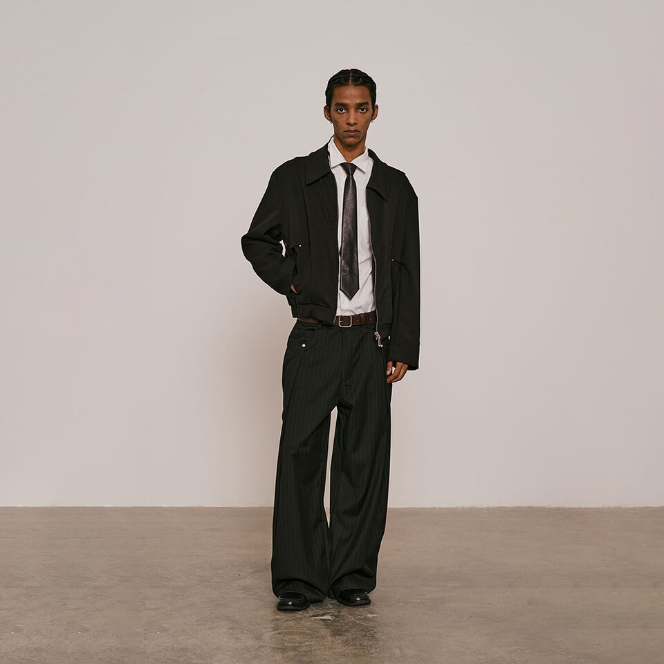 SNS1622-252 寬版長褲 Pleated Dark Stripe Wide Trousers