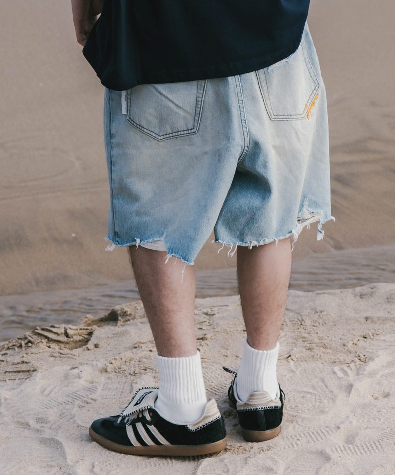 抽鬚牛仔短褲 DESTROYED DENIM SHORTS