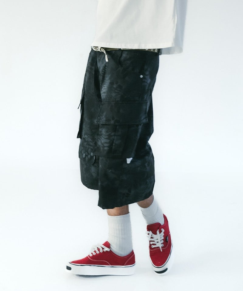 SNS1713-252 蛇紋工裝短褲 Snake Print Carpi Pants