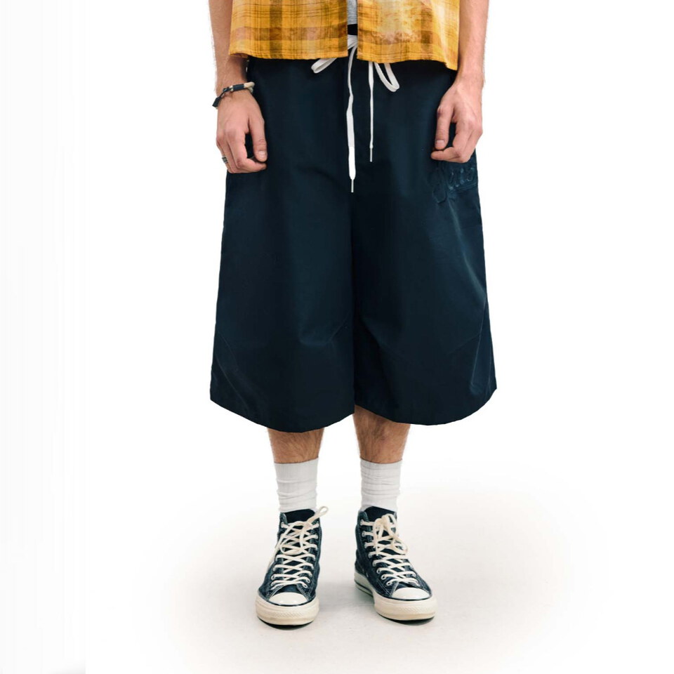 SNS1714-261 寬版斜紋短褲 Wide Cut Twill Shorts