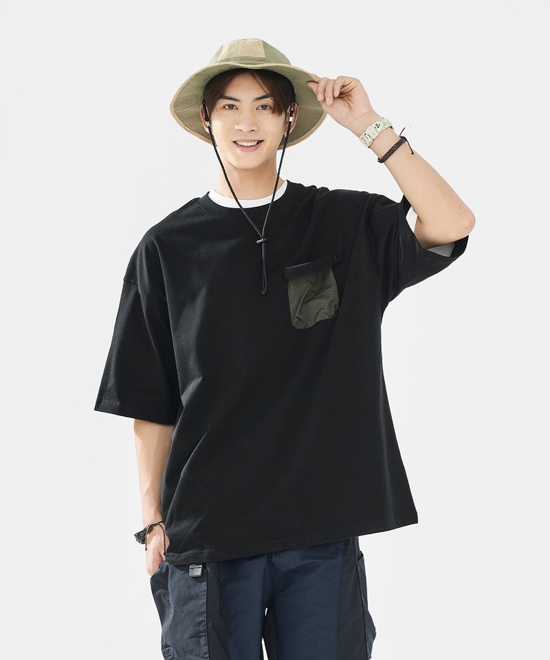 口袋網格布上衣 Checkered Strap Pocket T-Shirt