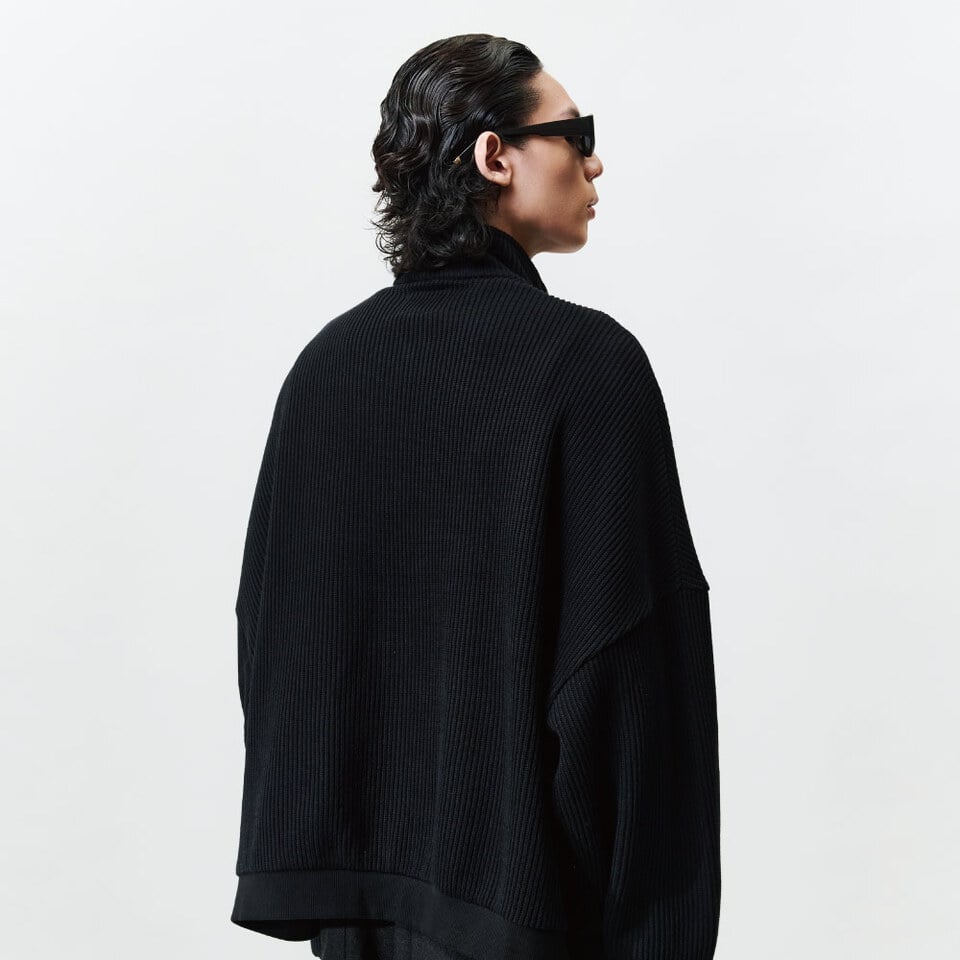 半開襟拉鍊上衣