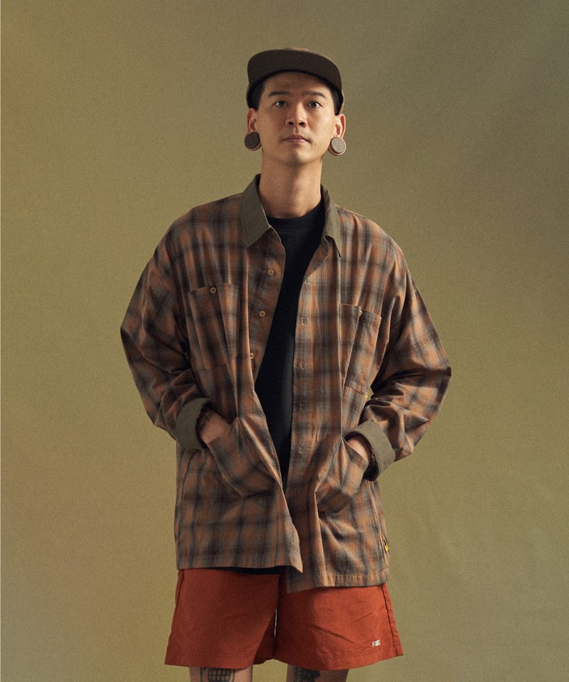 格紋襯衫 Plaid Shirt