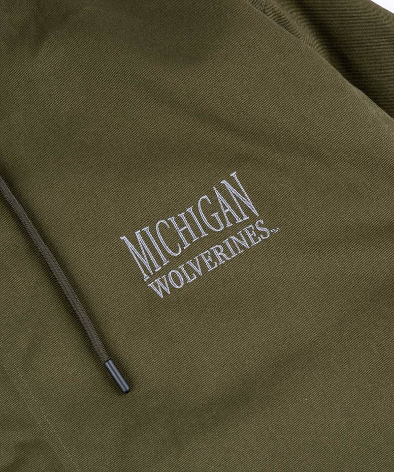 落肩兩穿式連帽大衣