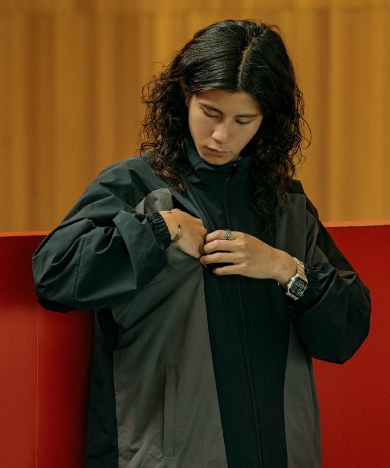 ORDINARY 無接縫拼機能外套