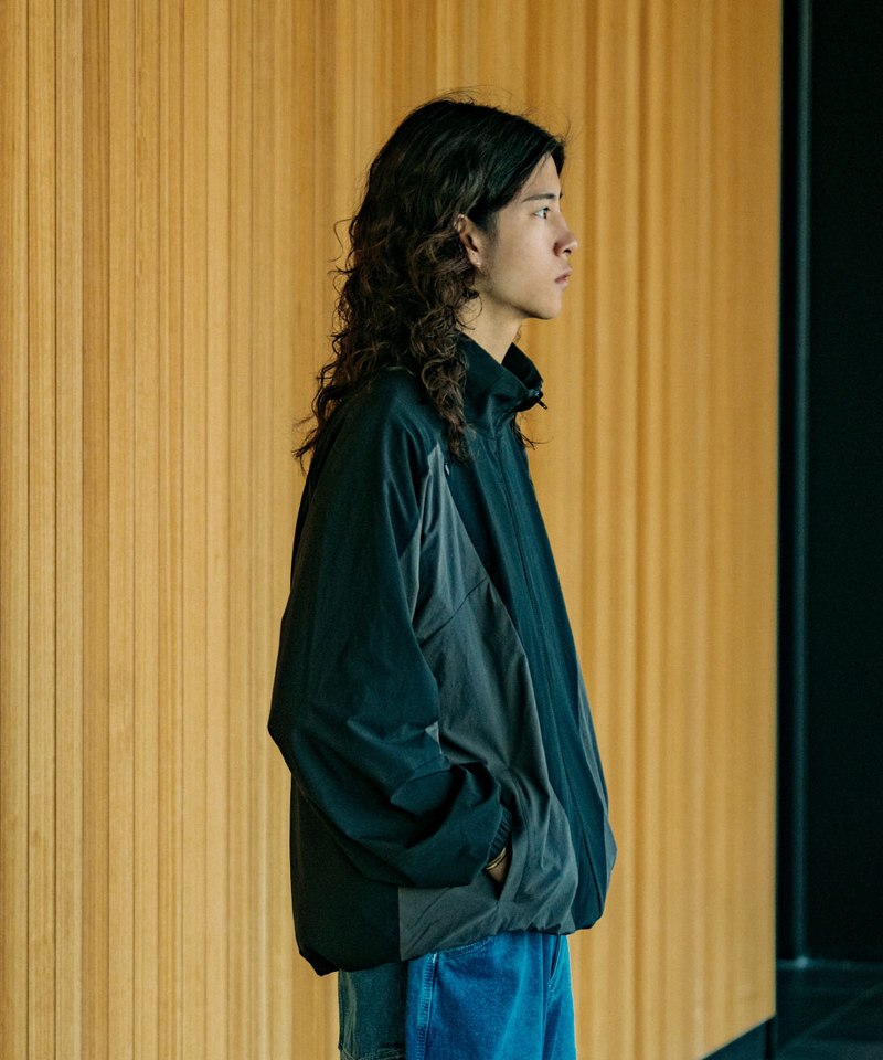 ORDINARY 無接縫拼機能外套