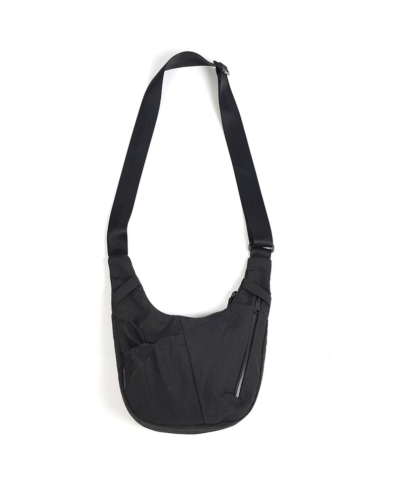 圓弧斜背包 M1 CROSSBODY BAG