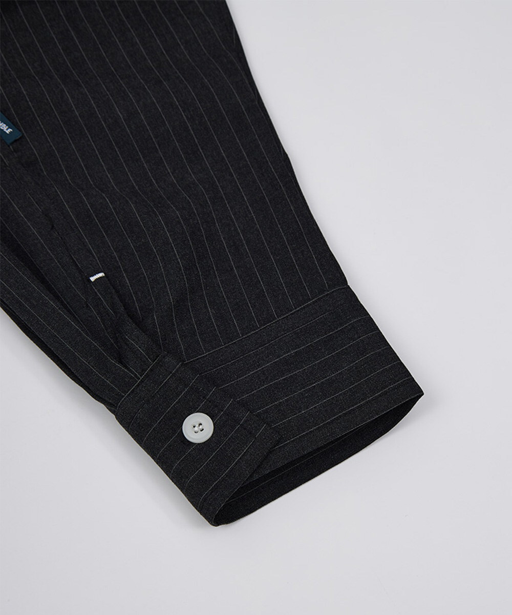 FUM圓領深灰條子恤衫