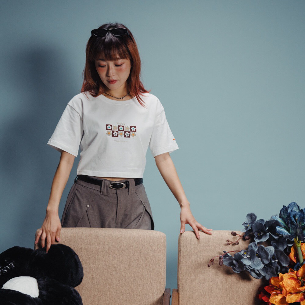 HANA 小花卉Tee