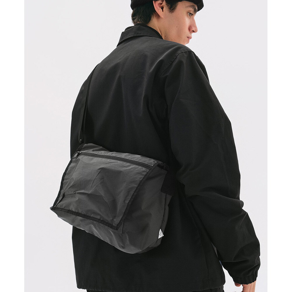 輕量斜背包 Compact Utility Cross Bag
