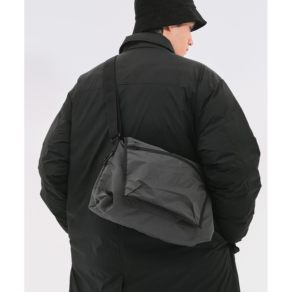 輕量斜背包 Compact Utility Cross Bag