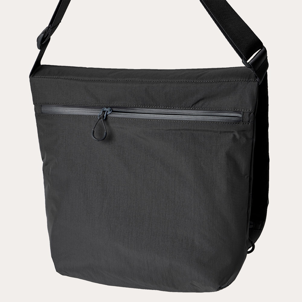 機能斜背包 DIM Cross Bag