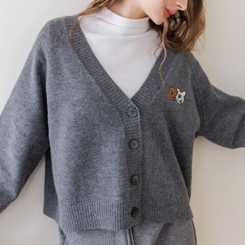 刺繡V領短版針織外套