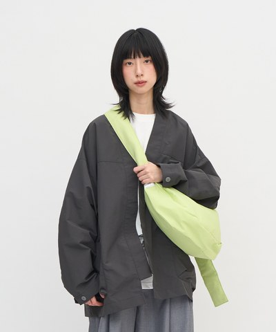 PLN3056 防潑水輕量半月包
