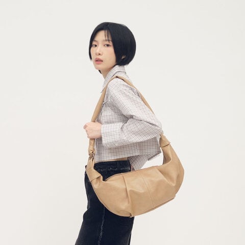 皮感斜跨羊角包