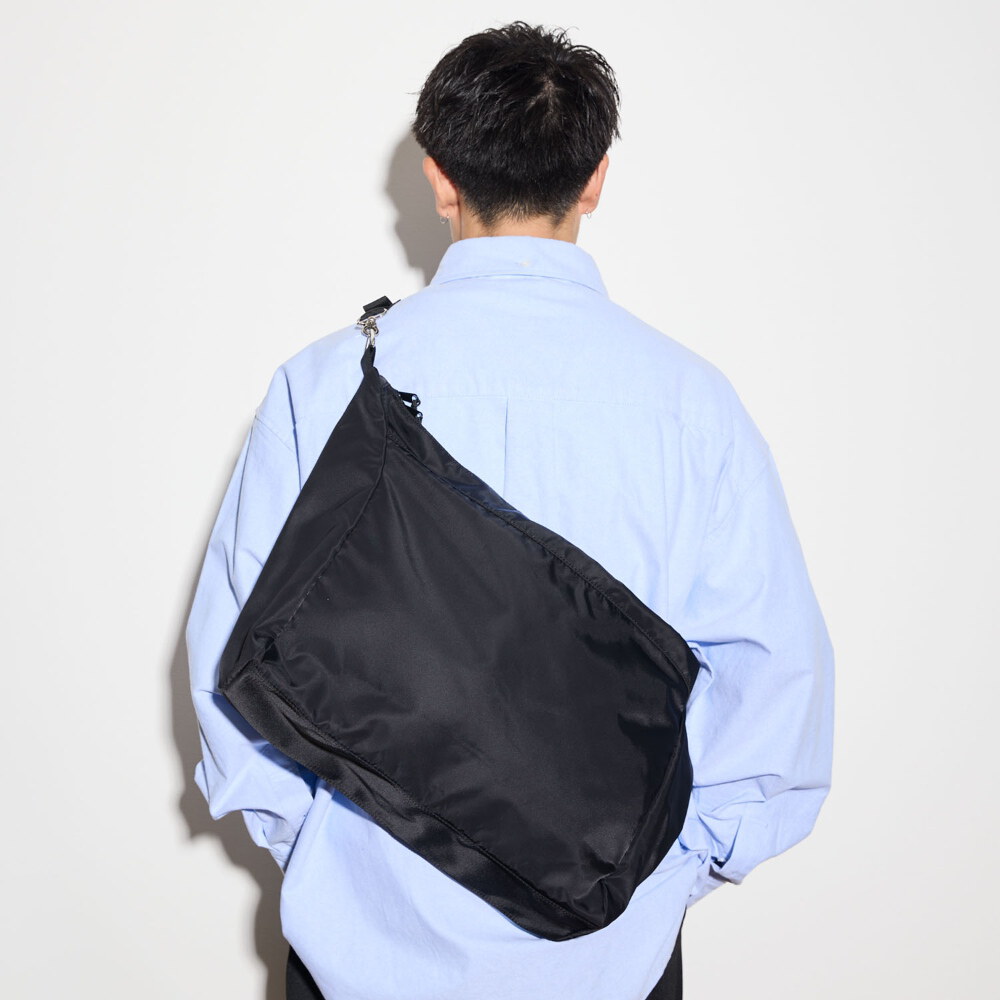 肩背包 POUCH SHOULDER BAG