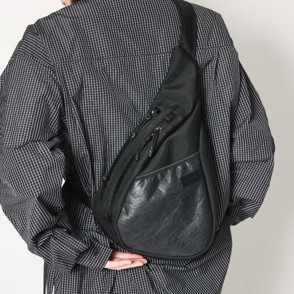 單肩斜背包 Tyvek ONESHOULDER BAG