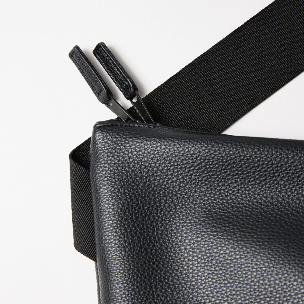 郵差包 LEATHER MESSENGER BAG(M)