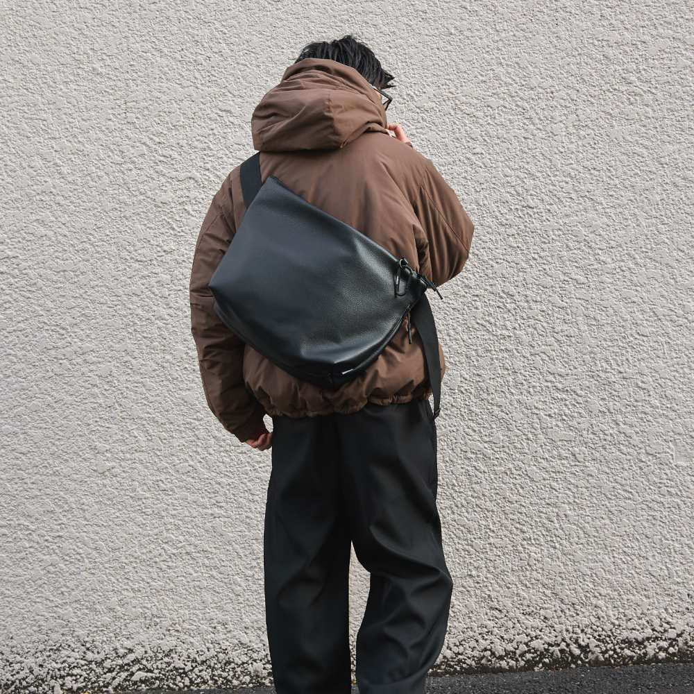 郵差包 LEATHER MESSENGER BAG(M)