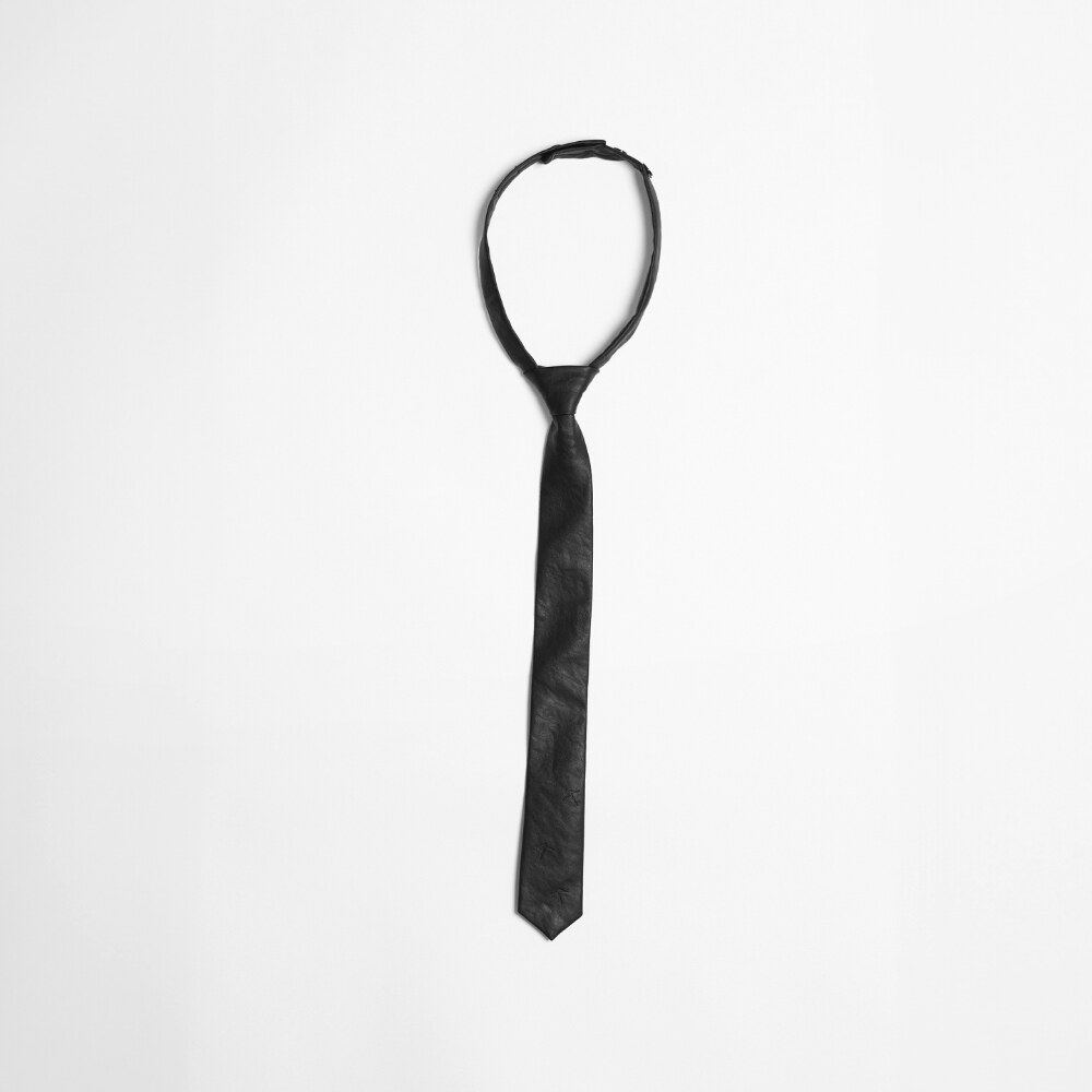 合成皮鈕扣領帶 Faux-Leather Button Tie