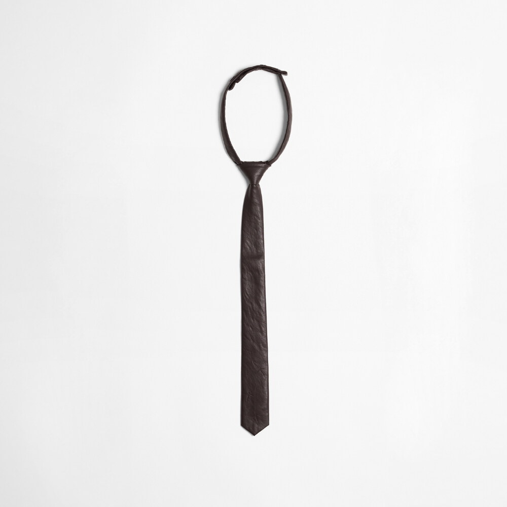 合成皮鈕扣領帶 Faux-Leather Button Tie