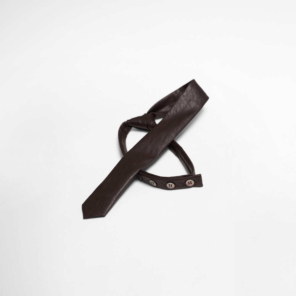 合成皮鈕扣領帶 Faux-Leather Button Tie