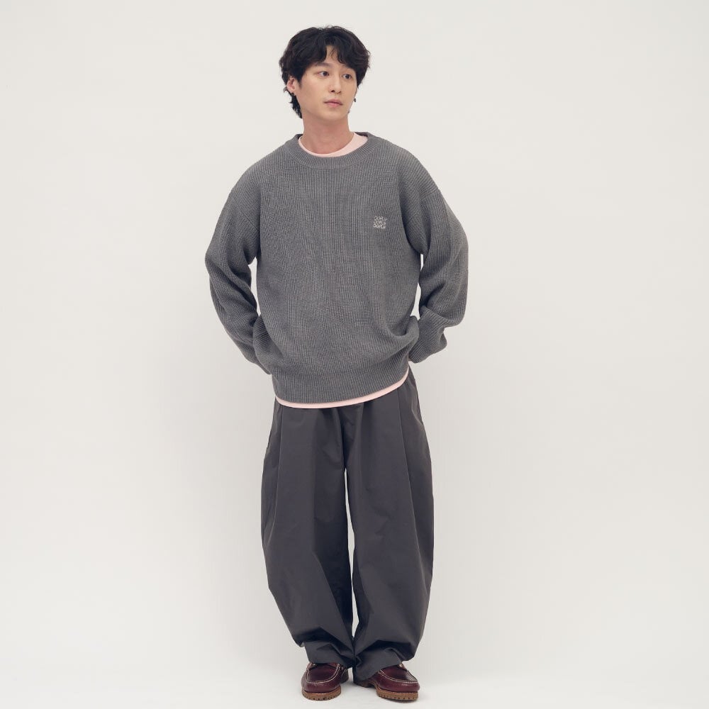 日常圓領針織毛衣