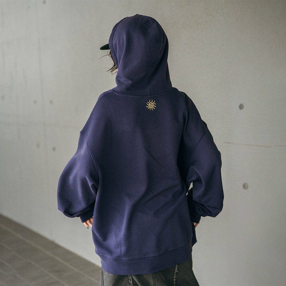 星體塗鴉LOGO帽TEE