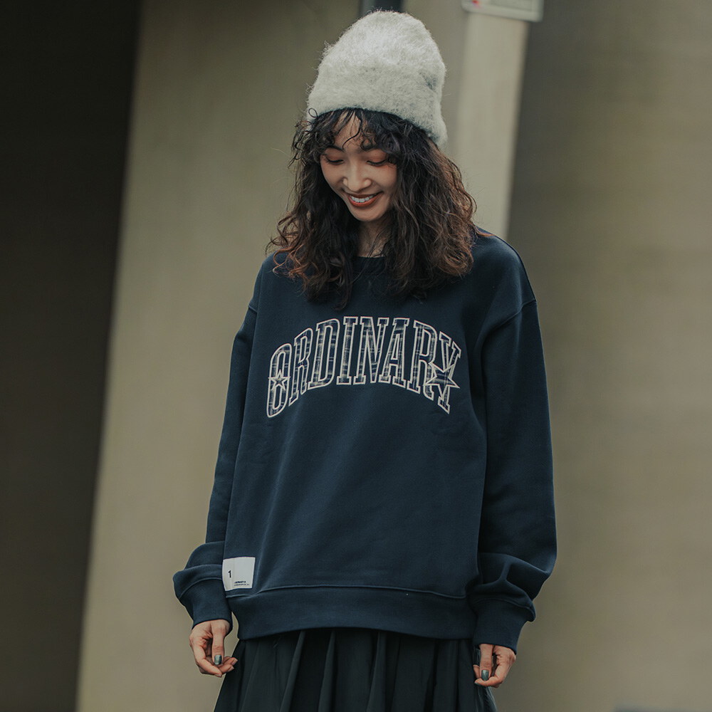 格紋星貼布大學T