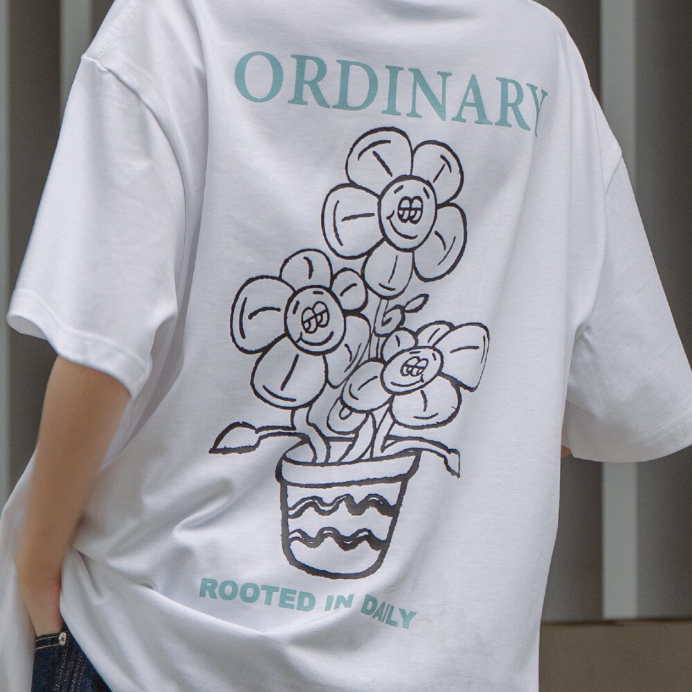 電繡花朵塗鴉短TEE