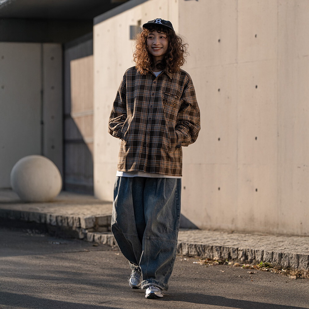 電繡重磅格紋襯衫