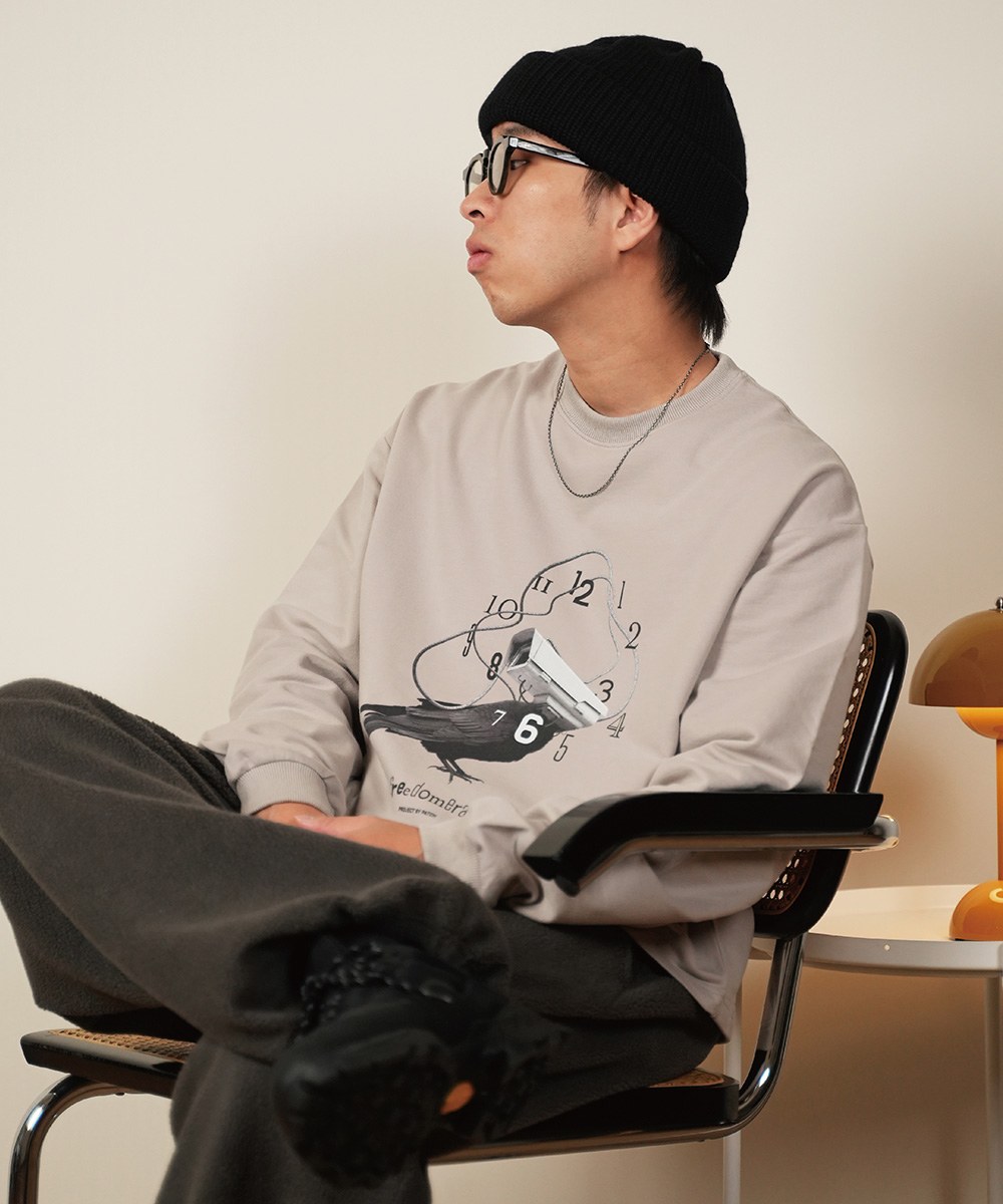 圖案長TEE FREEDOMERA GRAPHIC SWEATSHIRT