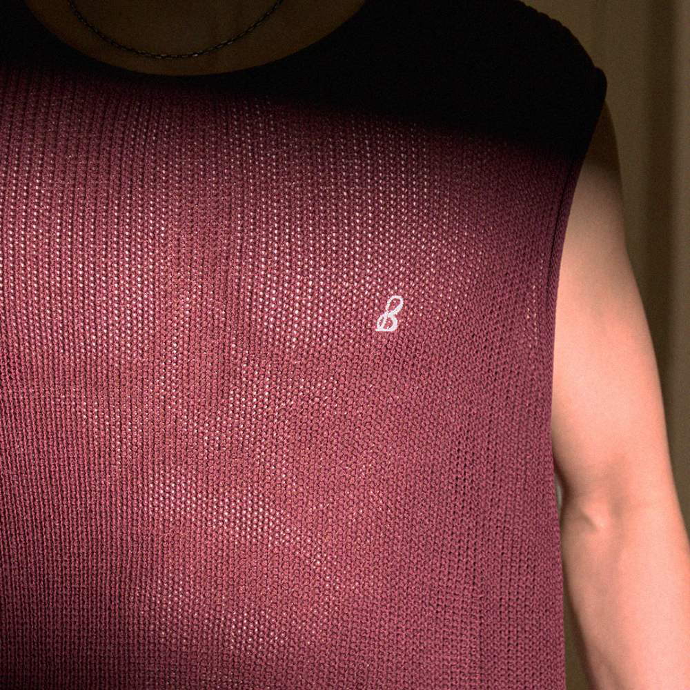 刺繡粗針織背心 LYOCELL KNIT VEST