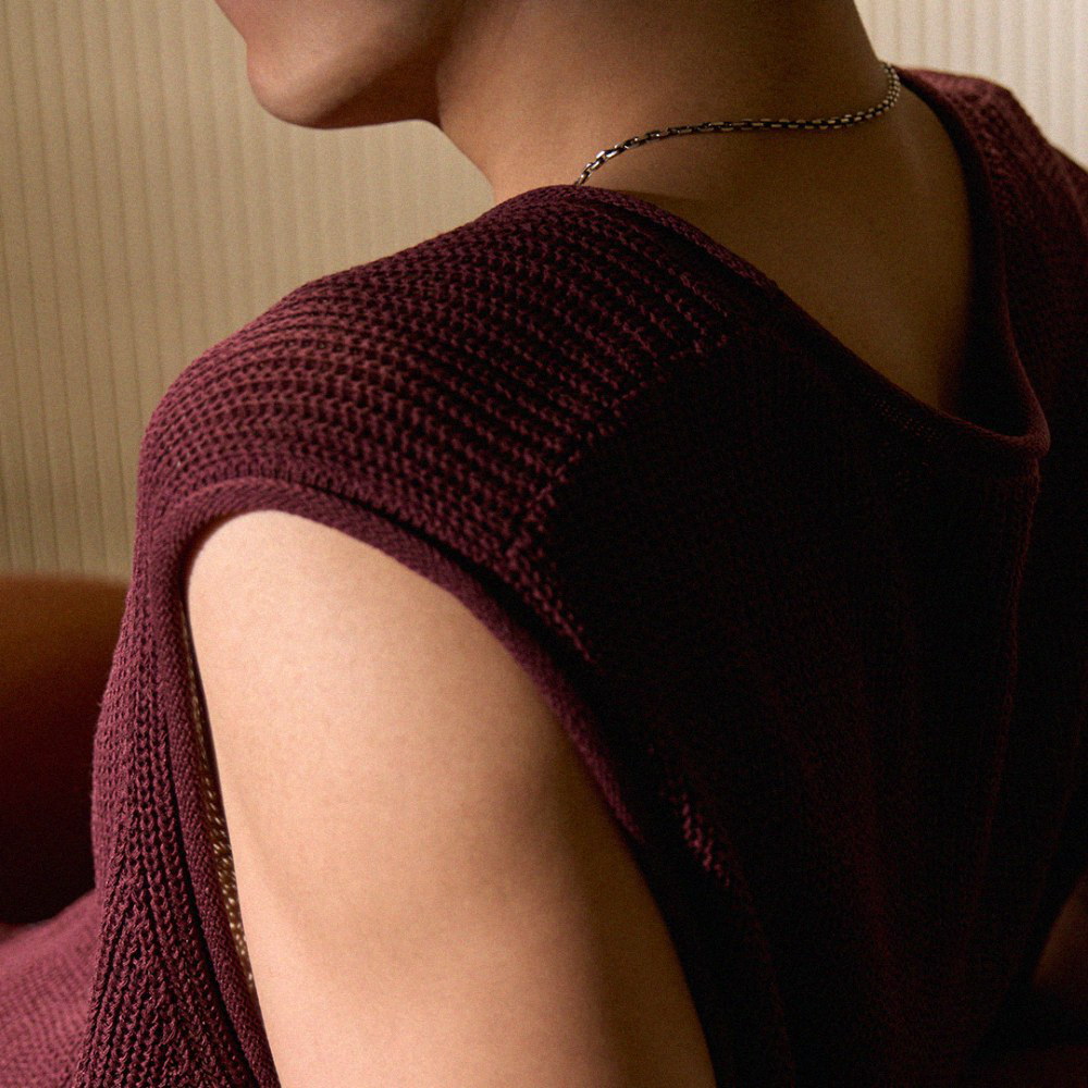 刺繡粗針織背心 LYOCELL KNIT VEST