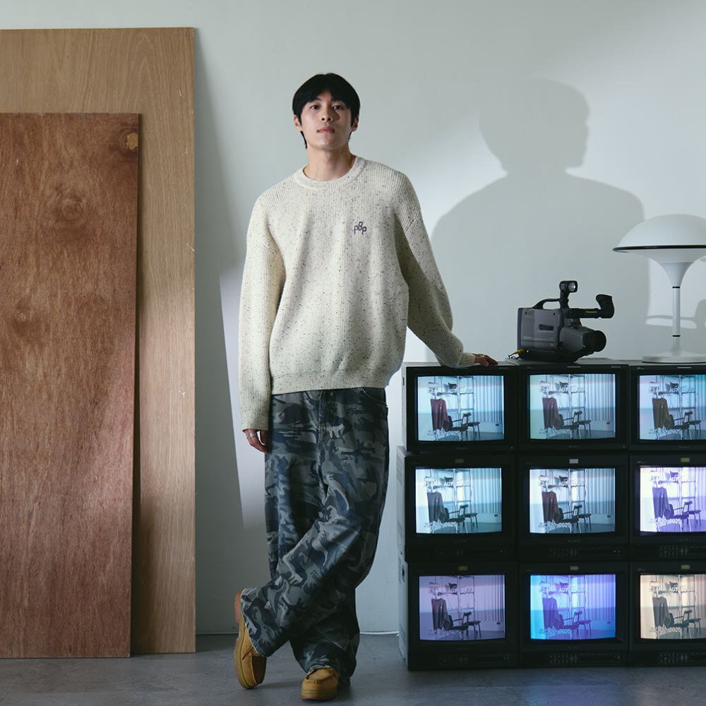 彩點紗手繡LOGO 毛衣