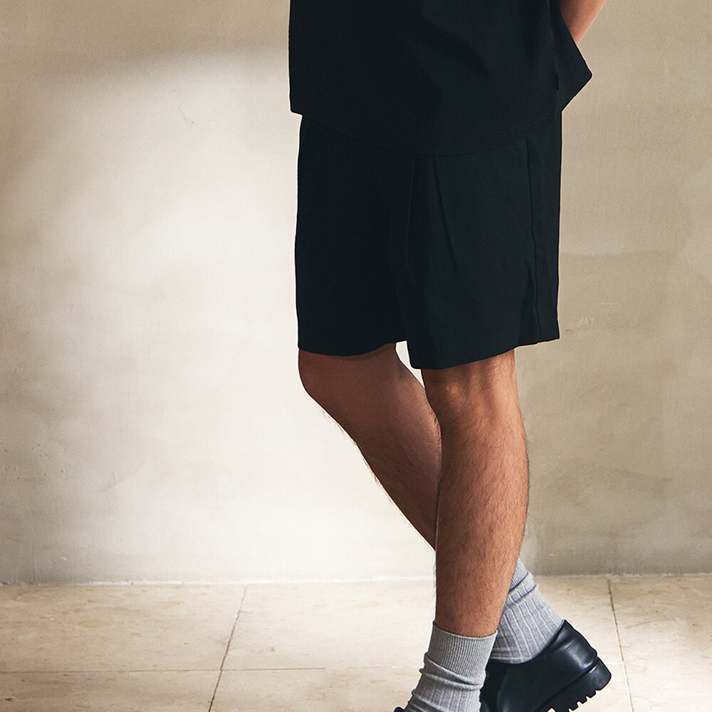 打褶西裝短褲 LOOSE-FIT SUIT SHORTS