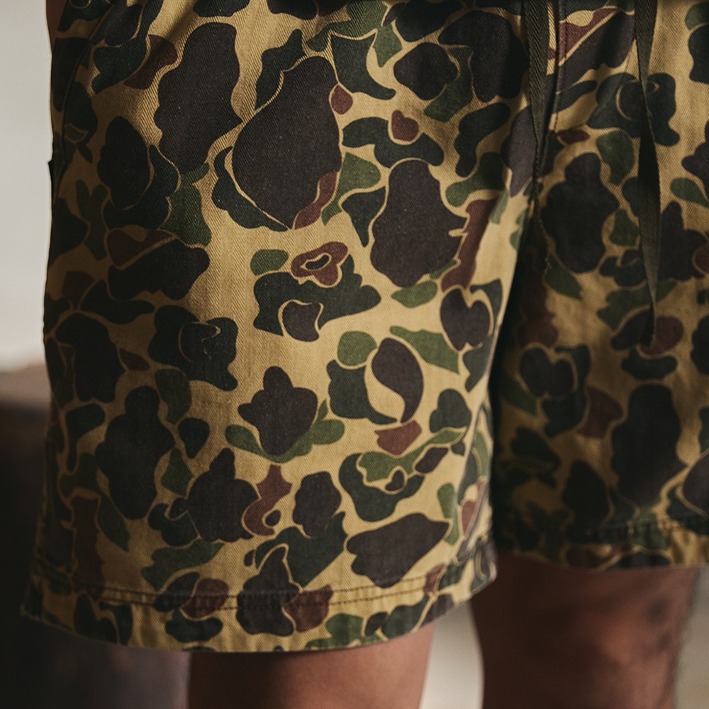 迷彩短褲 LOOSE-FIT CAMO SHORTS