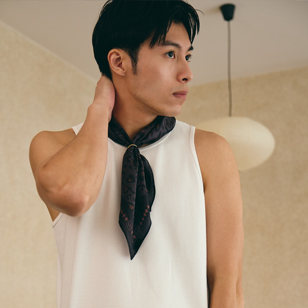 滿版印花方巾 LEOPARD BANDANA