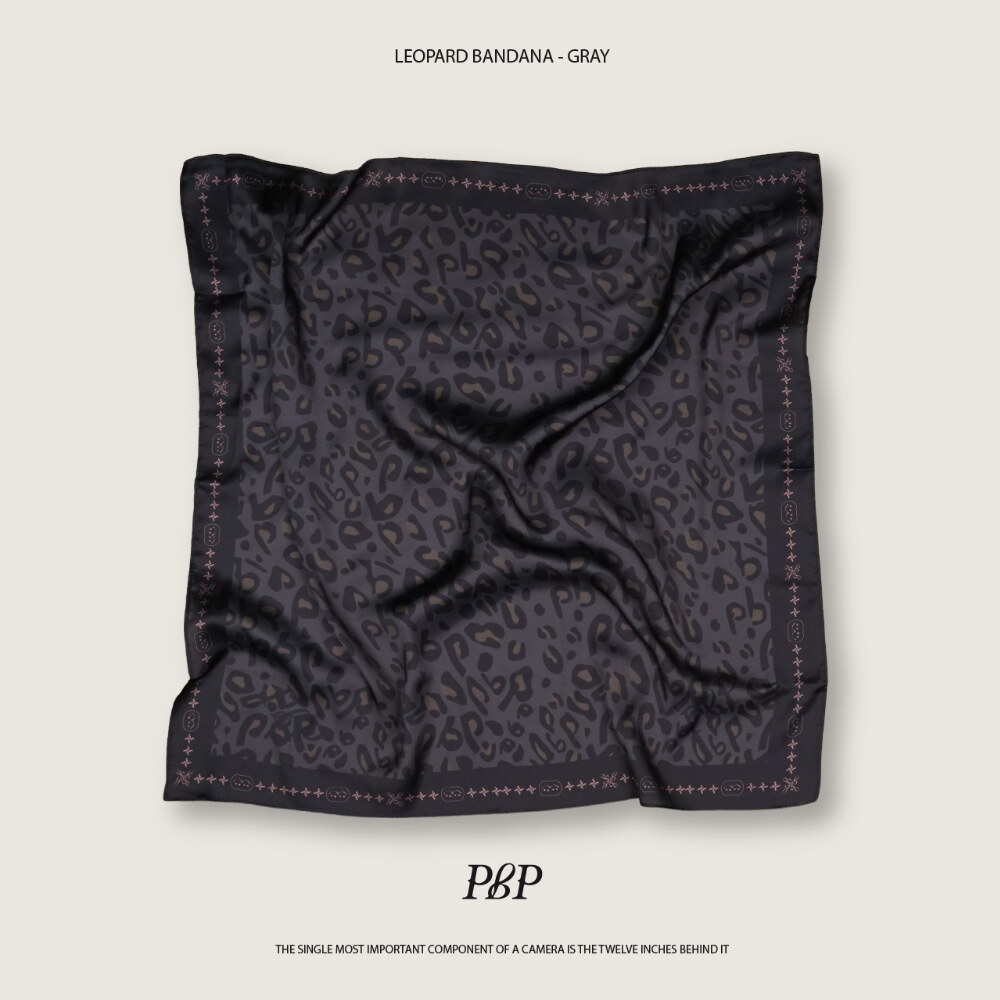 滿版印花方巾 LEOPARD BANDANA