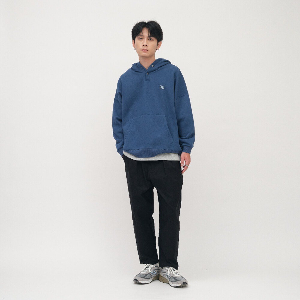 釦領半開襟帽TEE