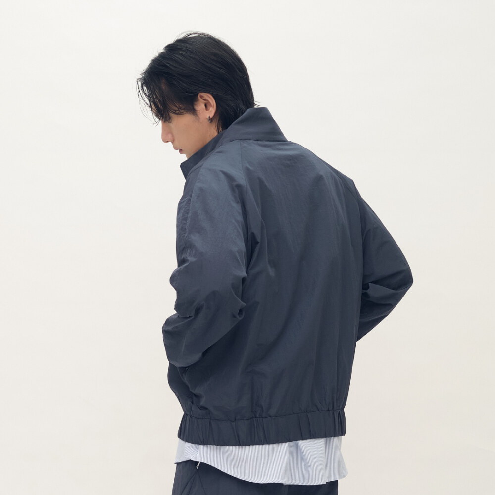 Timelly輕薄立領剪裁外套
