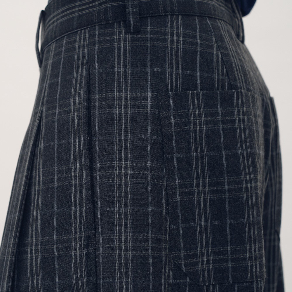 clip by clip 西料格紋打褶七分寬褲