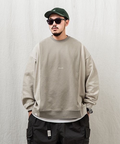 拼接大學T恤 TWO-TONE SPLICED SWEATSHIRT