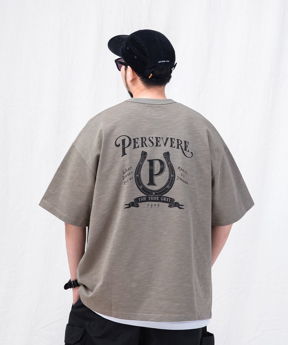 手繪馬蹄鐵圖像T恤 HAND-DRAWN HORSESHOE GRAPHIC T-SHIRT
